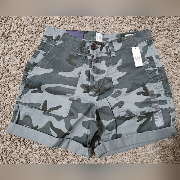 NWT GAP CAMO 5" SHORTS stretch Mid rise size 4 - Picture 1 of 7